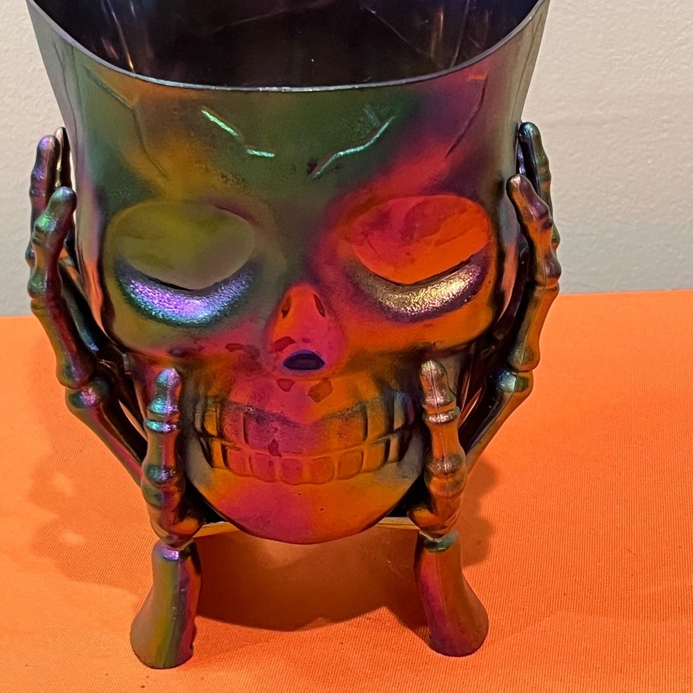 6/$25 Iridescent Skull  Candy bowl - Picture 2 of 10